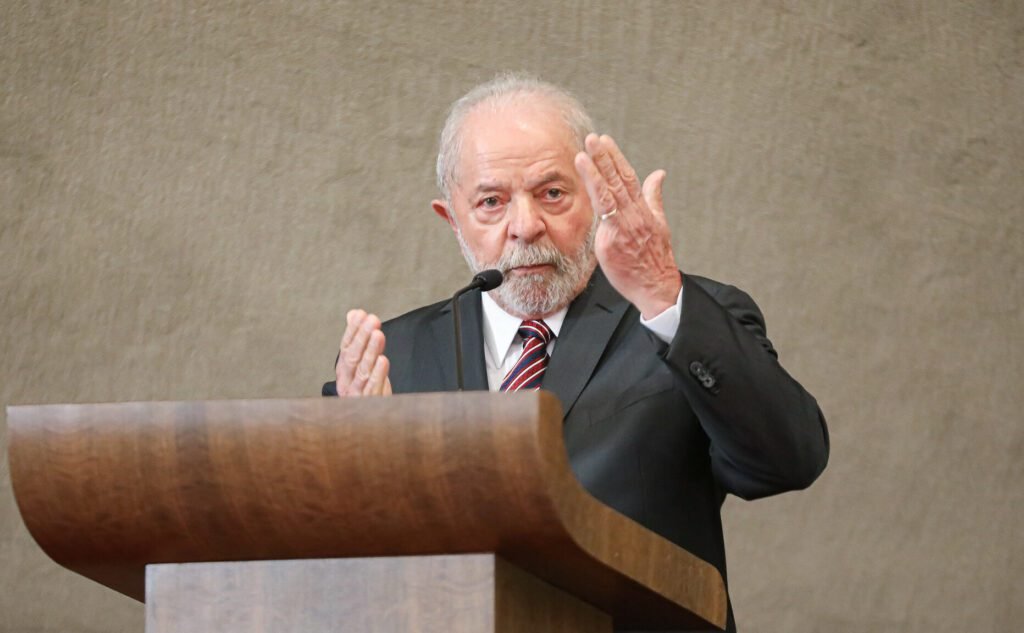 Governo Lula dispensa militares que trabalhavam no Alvorada