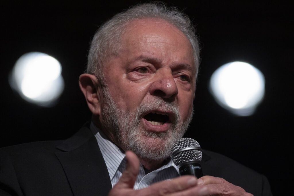 Grupo de aloprados sem senso do ridículo, diz Lula sobre atos