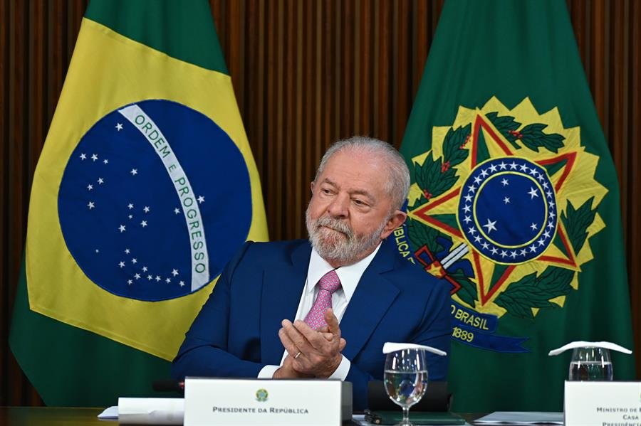 Lula: “Forças Armadas não são poder moderador como acham”