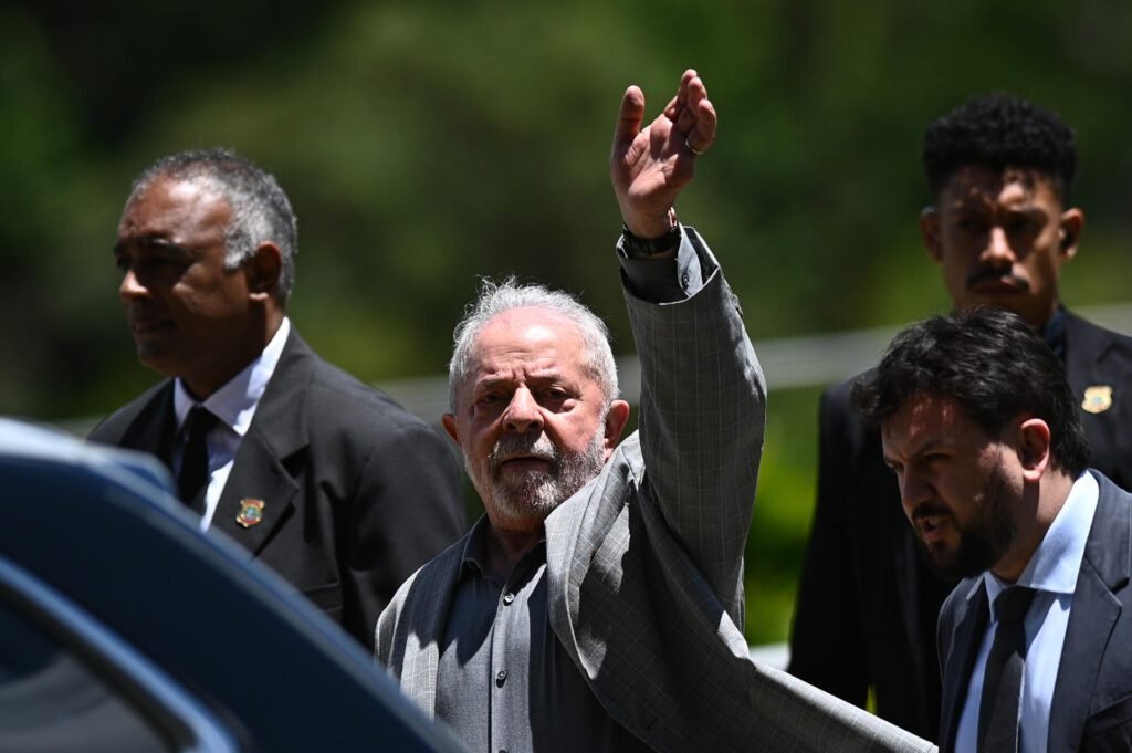 Lula convoca primeira reunião ministerial do novo governo