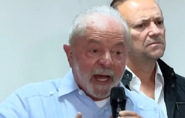 Lula decreta intervenção federal no DF e culpa Bolsonaro por atos