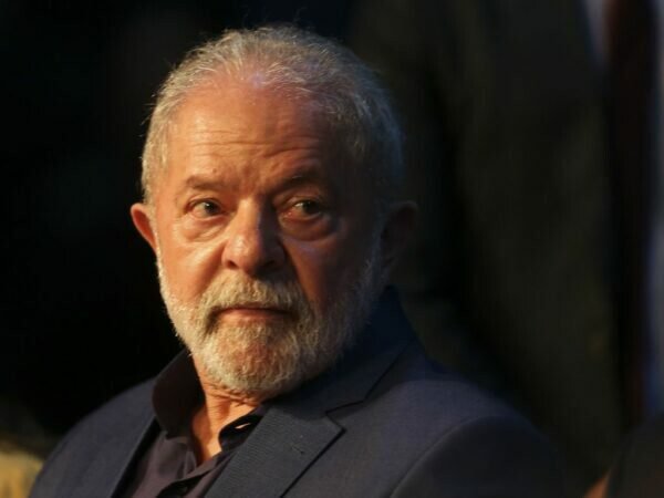 Lula está hospedado em frente ao posto que originou a Lava Jato