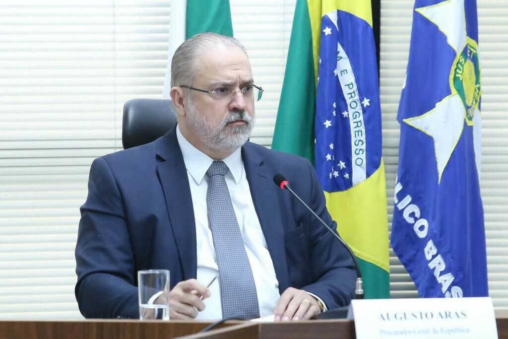 PGR rebate ONG e nega qualquer interferência de Bolsonaro