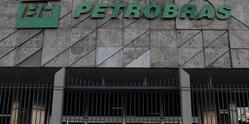 Petrobras antecipa fim do mandato de Caio Paes de Andrade