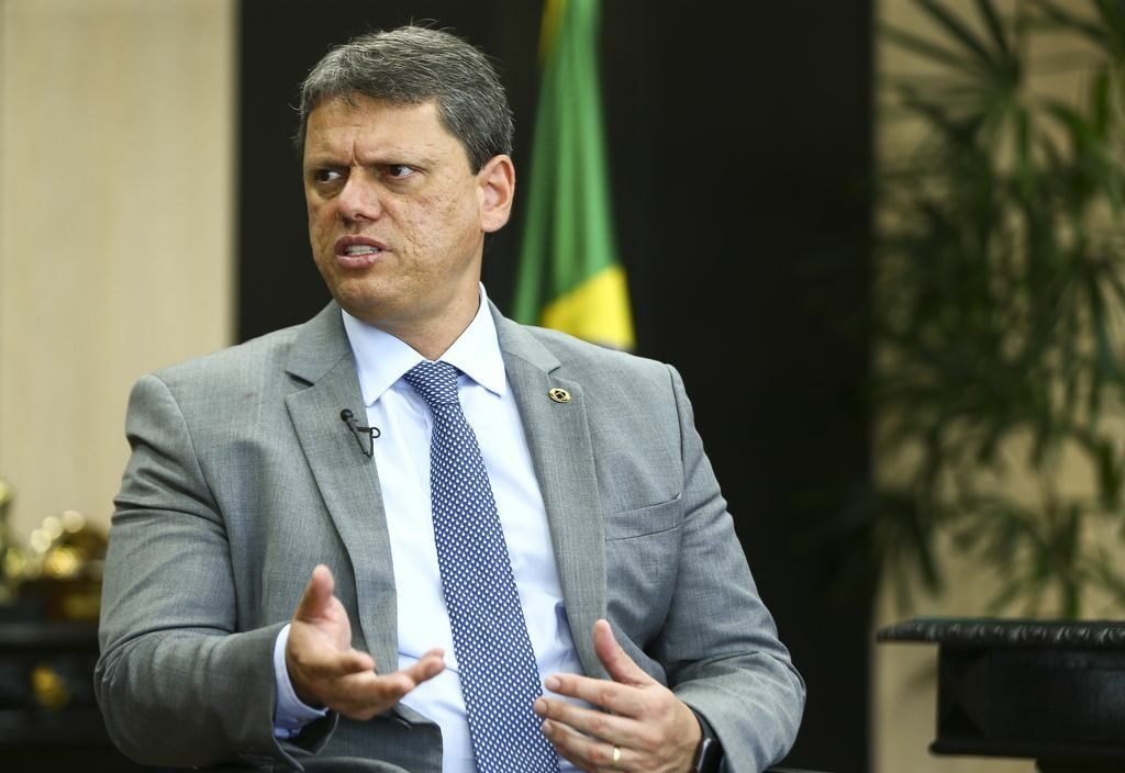 Tarcísio confirma participação na reunião com Lula em Brasília
