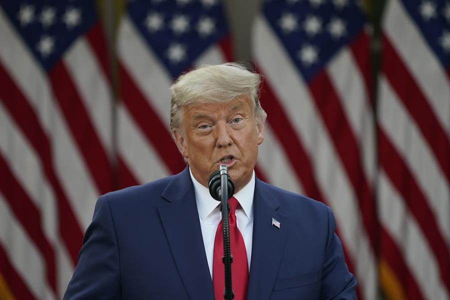 Trump anuncia plano contra influência chinesa nos EUA