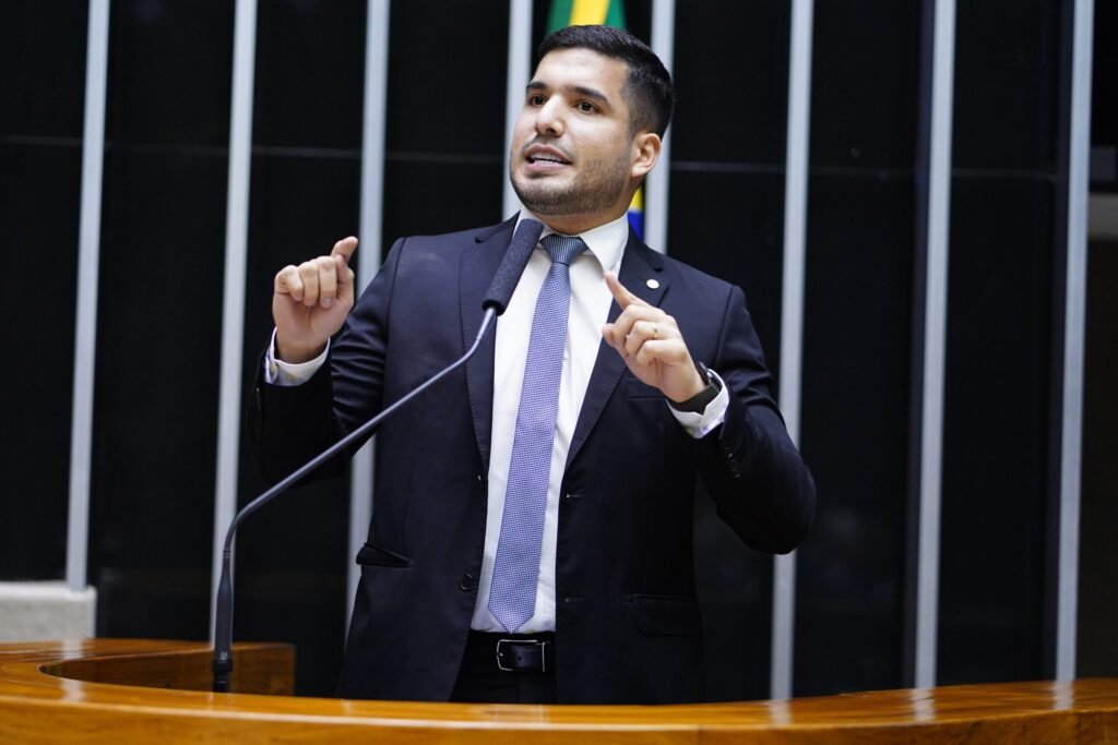 André Fernandes consegue assinaturas necessárias para abrir CPMI do 8 de janeiro – Conexão Política