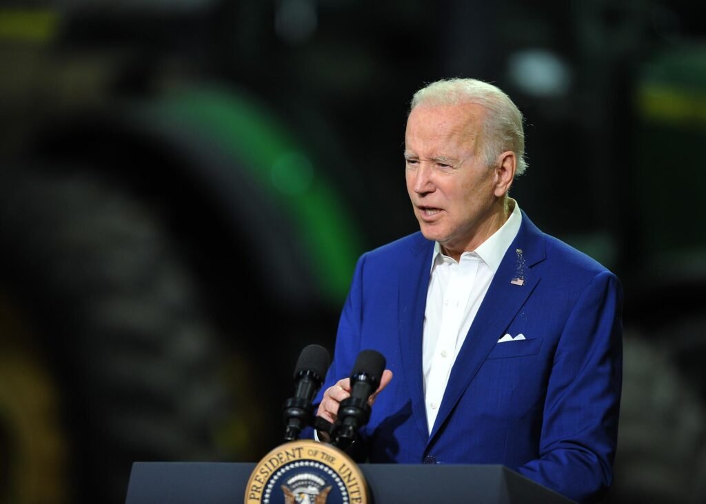 Biden reitera que não quer conflitos com a China após polêmica por balão