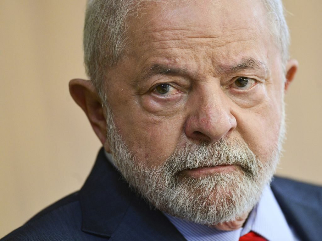 Lula muda discurso e já fala em disputar reeleição em 2026