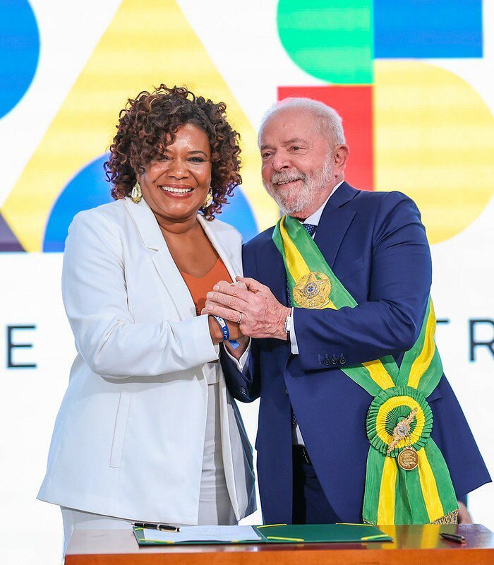 Lula retribui apoio do setor e faz aporte milionário na Cultura