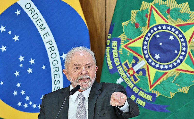 Lula: ‘Bozo’ foi se esconder nos EUA com medo de passar a posse