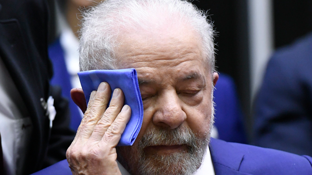Mesmo após as eleições, Lula não para de fazer menções a Bolsonaro
