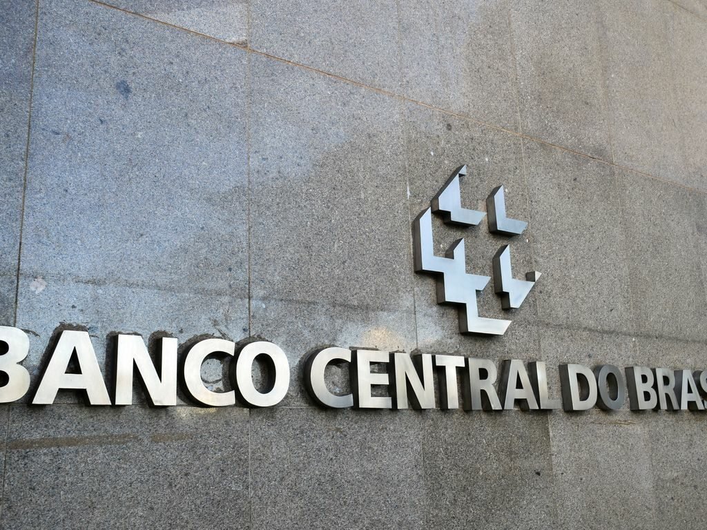 PSOL vai articular para revogar autonomia do Banco Central