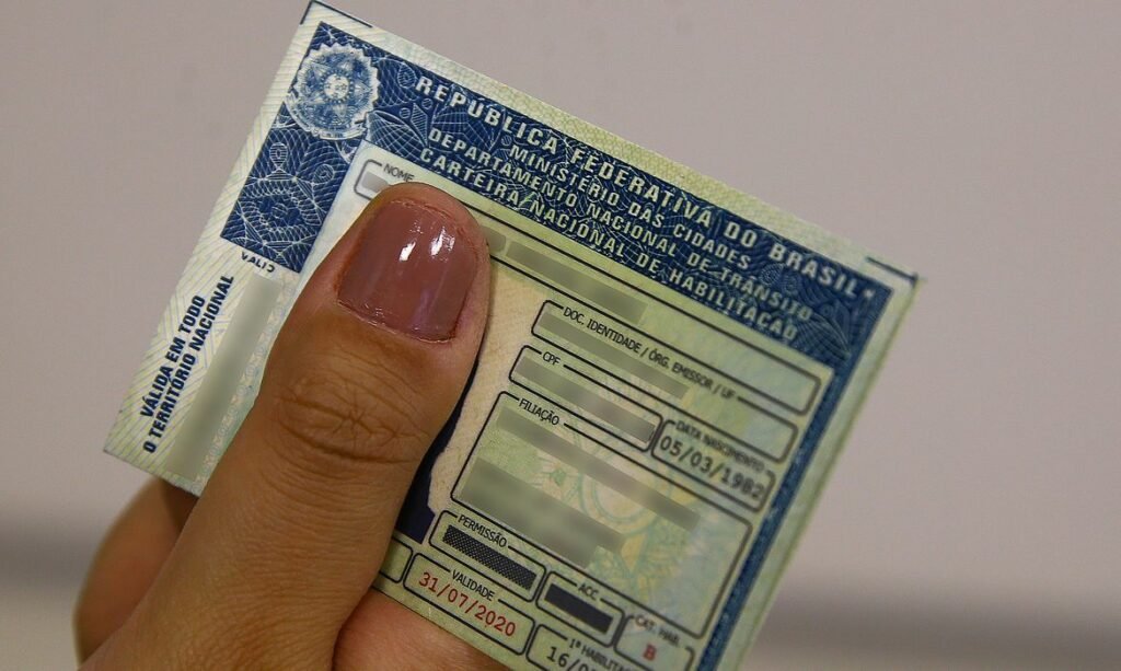 STF decide que devedor pode ter CNH e passaporte apreendidos