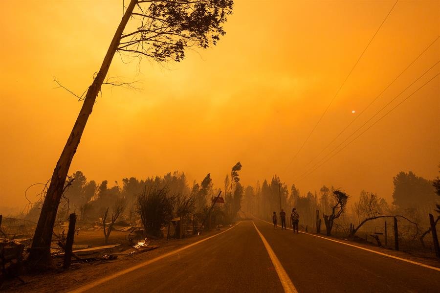 Sobe o número de mortos em incêndios florestais no Chile
