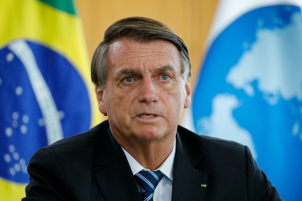 Bolsonaro: “Estou sendo acusado de um presente que não pedi”