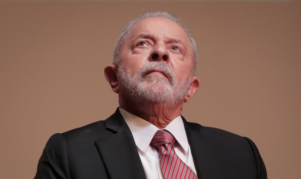 Lula silencia sobre assassinato de professora por aluno em SP