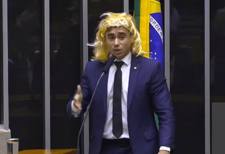 Moraes pede à PGR o bloqueio das redes de Nikolas Ferreira