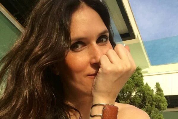 Mulher acusada de golpe de R$ 720 milhões contra mãe é solta