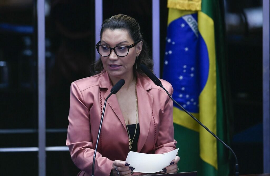 No Dia da Mulher, Janja diz ser mais alvo de ataques que Lula