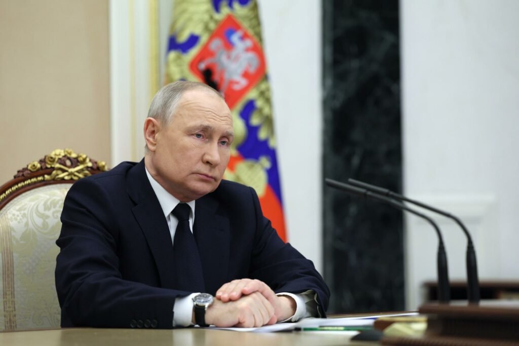 Putin anuncia posicionamento de armas nucleares em Belarus