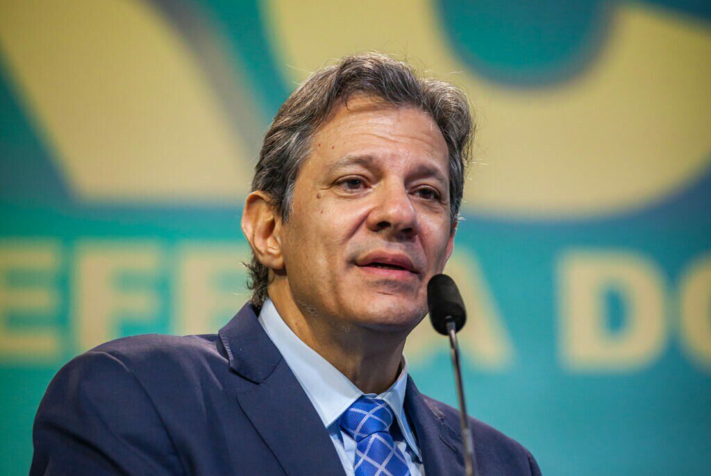 Haddad diz que Shein deve nacionalizar 85% das vendas no Brasil