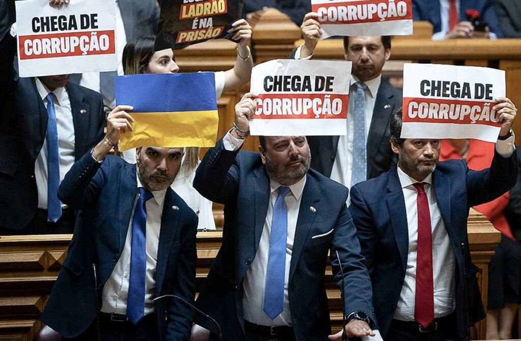 Deputados portugueses fazem protesto durante fala de Lula