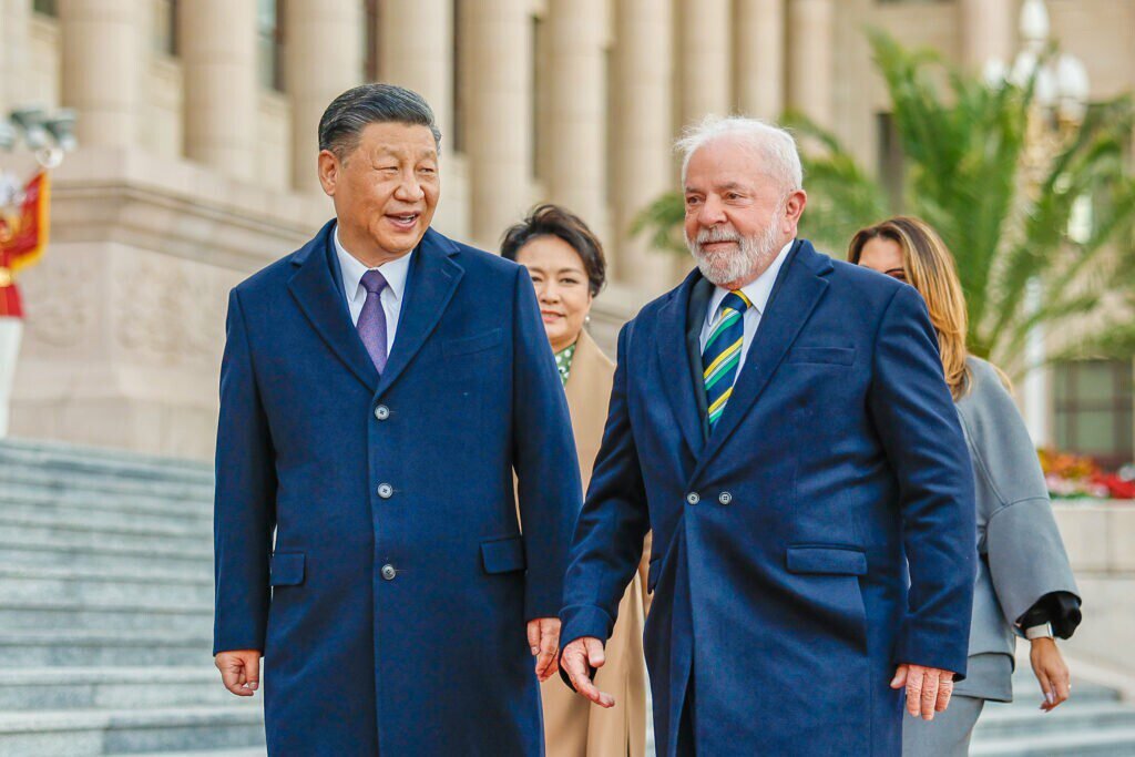Guga Chacra diz ser “absurdo” Lula culpar Ucrânia por guerra