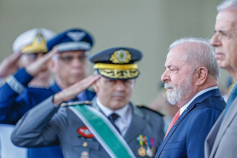 Lula ameaça Forças Armadas: “Vai ter guerra e vão perder”