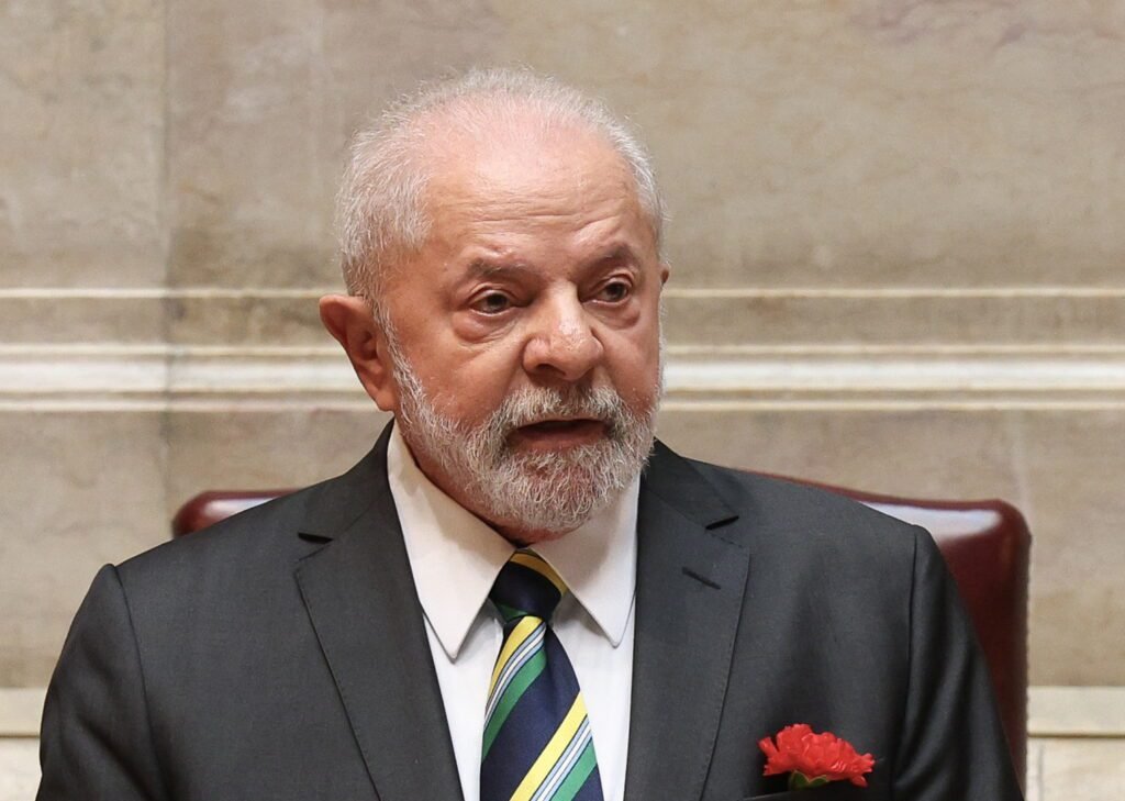 Lula critica protesto realizado contra ele em Portugal: ‘Papelão’