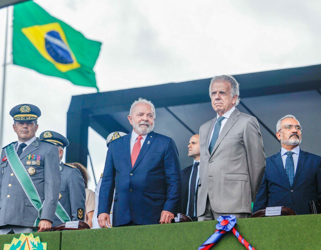 Lula optou por ficar em silêncio em evento do Dia do Exército