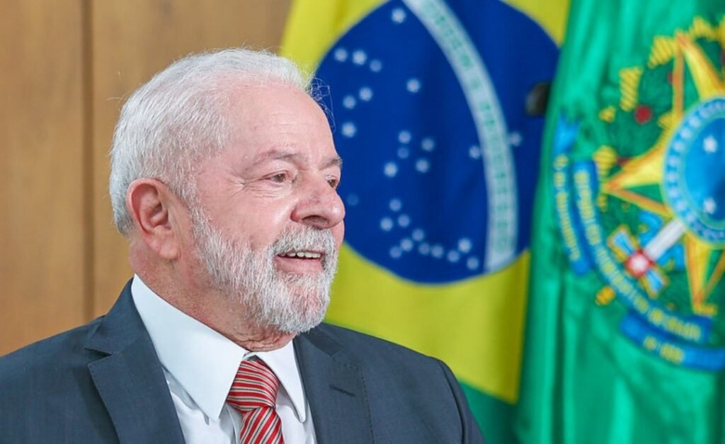 Lula usa slogan de Temer para celebrar 100 dias de governo: “O Brasil voltou”