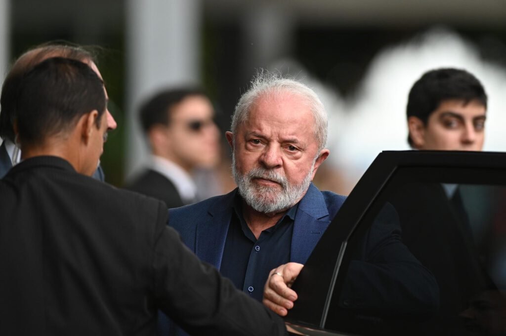 Lula viaja para São Paulo a fim de ir em funeral de afilhada