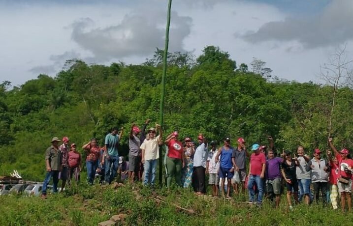 MST invade 800 hectares de terra de usina em Pernambuco