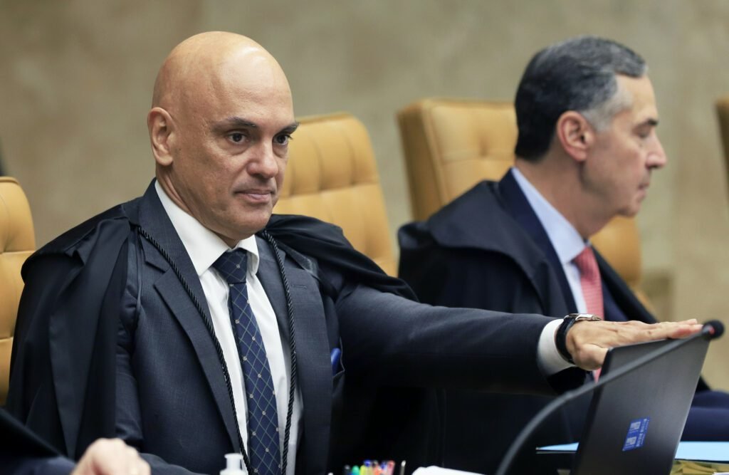 Moraes vota para tornar réus 100 denunciados por atos no DF