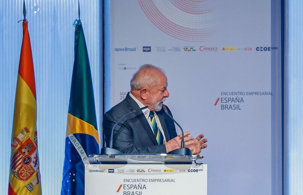 Na Espanha, Lula repete mesmo discurso crítico à taxa de juros