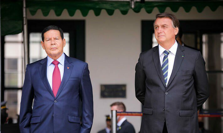 Para Mourão, Bolsonaro assumiu à PF erro que não era seu