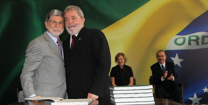 Sem anunciar, Lula envia Celso Amorim a Paris e Moscou