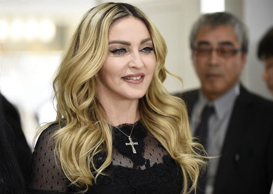 Um mês depois, causa da morte do irmão de Madonna é revelada