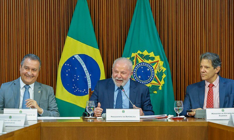 5 mulheres de ministros de Lula receberam cargos em Brasília