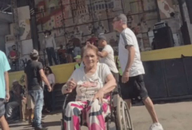 Cadeirante idosa morre após ser arremessada de ônibus no Rio