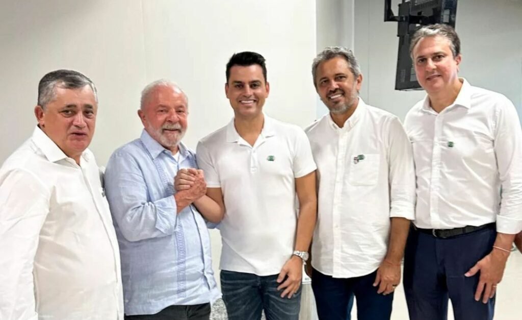 Deputado do PL é criticado por recepcionar Lula no Ceará