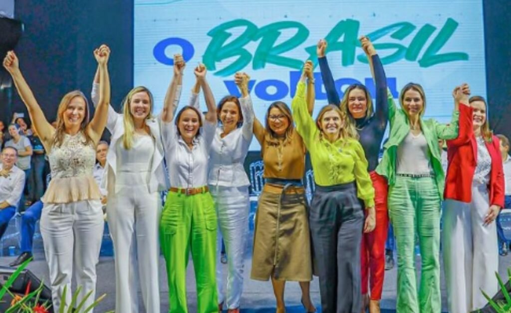 Lula deixa mulheres de fora e toma bronca de Janja ao vivo