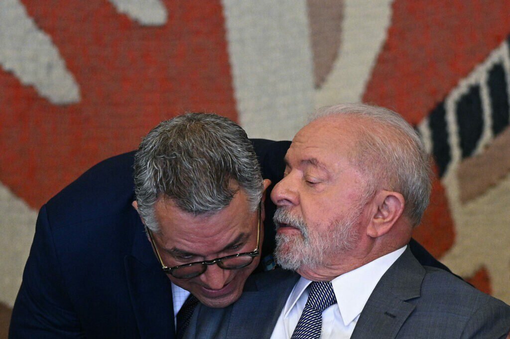 Lula exalta Padilha, após se “incomodar” com articulações
