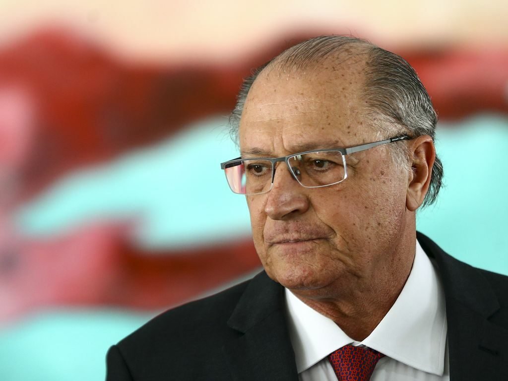No Conselhão, Alckmin segue Lula e critica taxa de juros