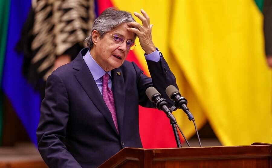 Presidente do Equador dissolve Parlamento e convoca eleições