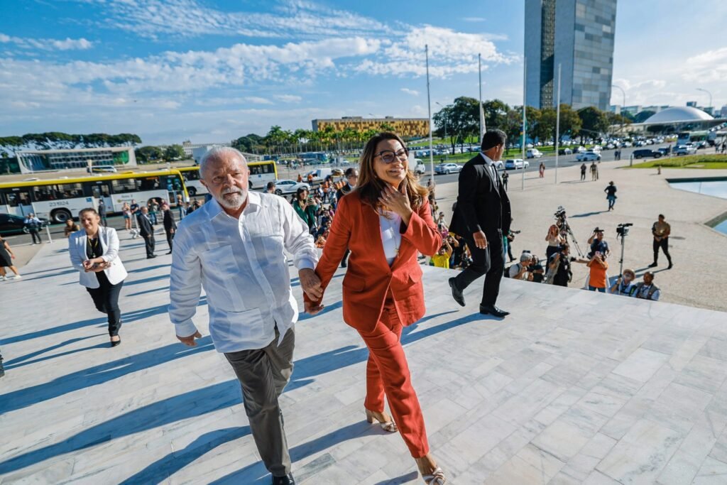 Sob presão no Congresso, governo Lula distribui R$ 700 milhões em verbas para parlamentares em um único dia – Conexão Política