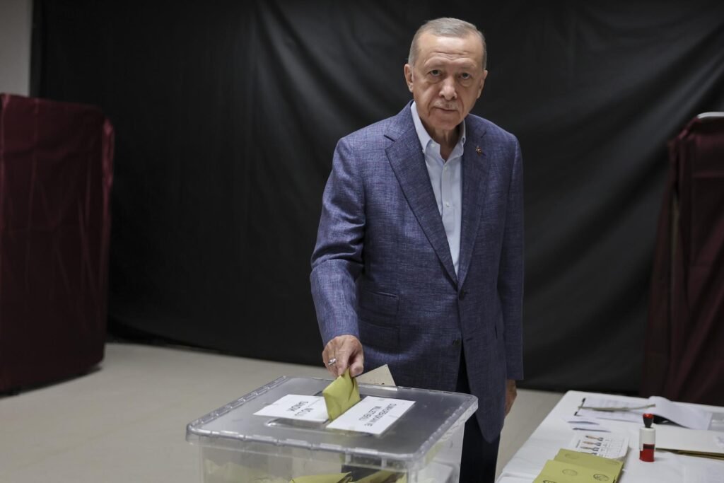Turquia vai às urnas, e pesquisas apontam derrota de Erdogan