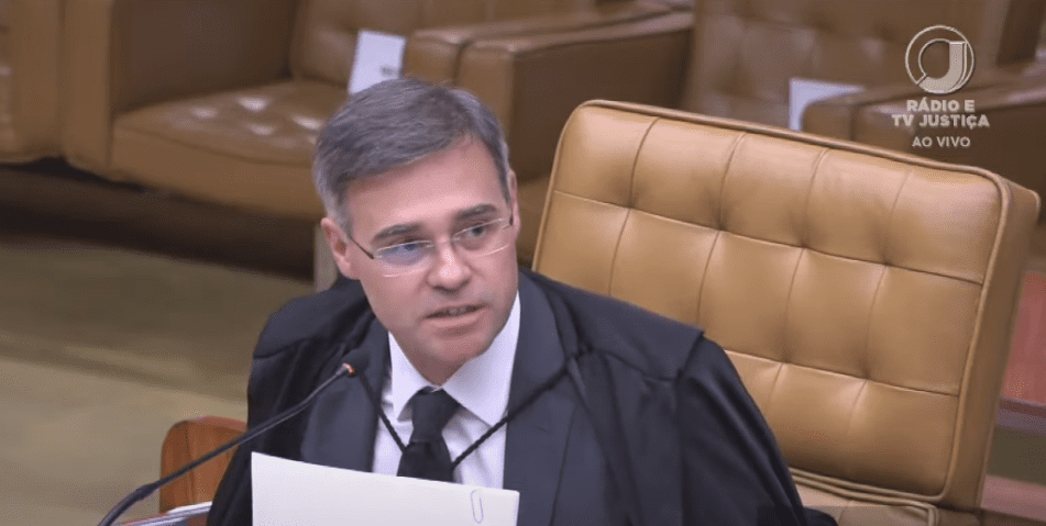 Vídeo: Moraes e Mendonça trocam farpas durante julgamento