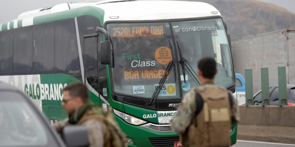 Plataforma de empresas de ônibus denuncia vandalismo no Rio